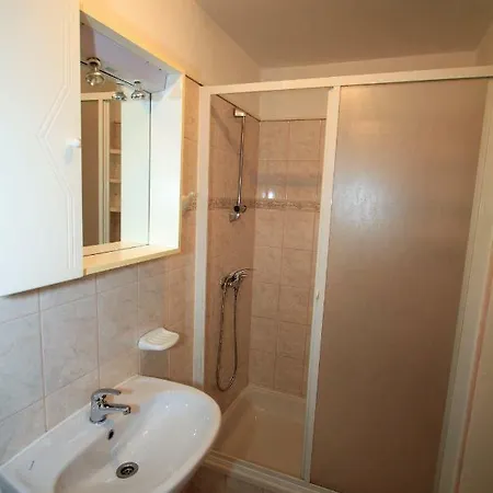 Valentina Guest house *